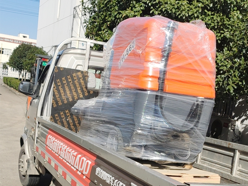 駕駛式洗地機(jī)